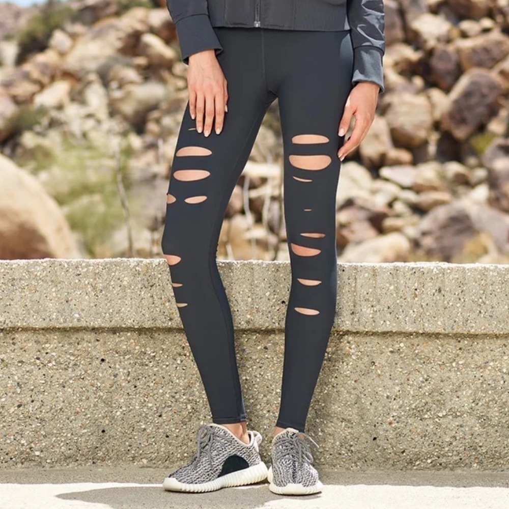 Alo ripped warrior leggings women’s small high waisted grey EUC